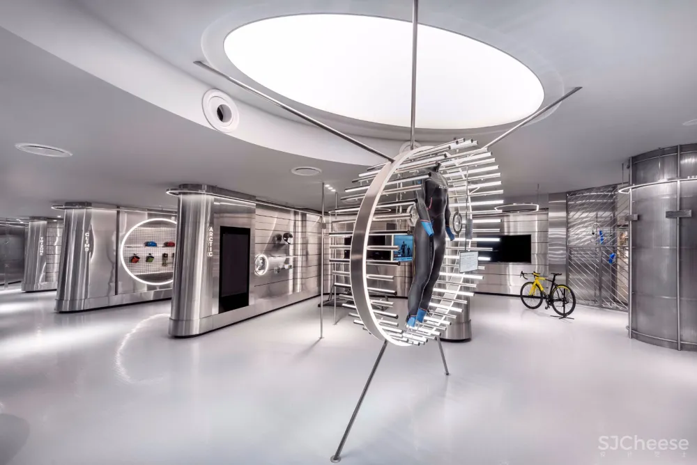 首发 | Ministry of Design:新加坡机场未来主义运动商店