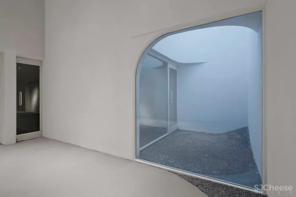 Baitasi Hutong Gallery / DnA