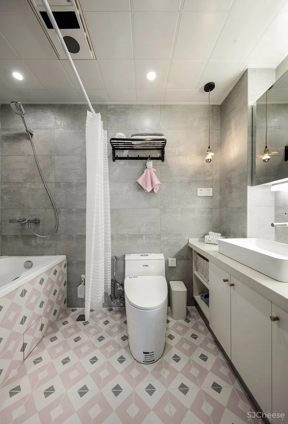 两个日系女孩在60㎡小屋丨收纳进了满房杂物,还有4只猫咪主子