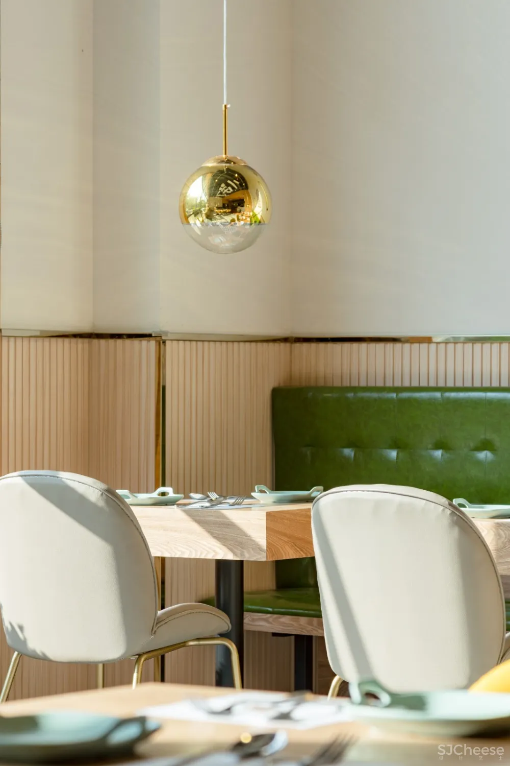 新作 | 《小荣大胜》港食餐厅