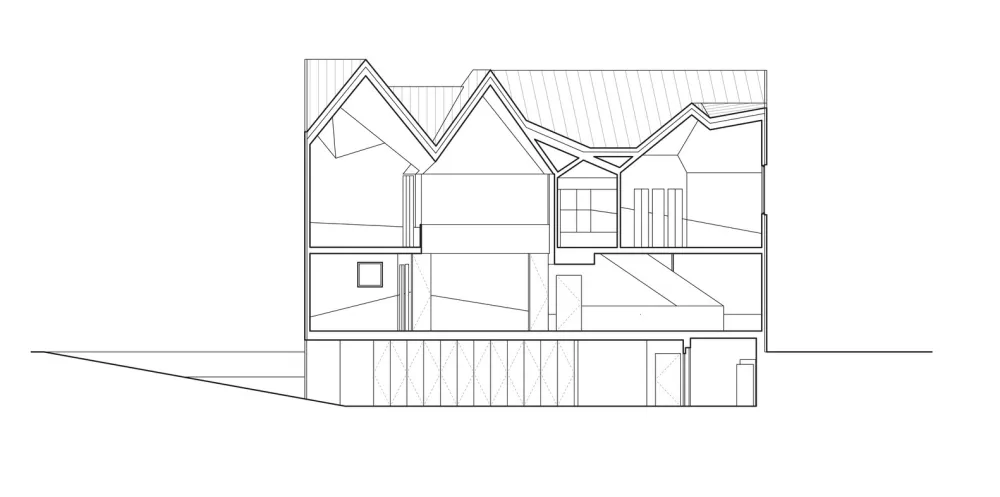 山墙屋顶住宅,美国仅有两座交叉叠层木材住宅之一 / MALL