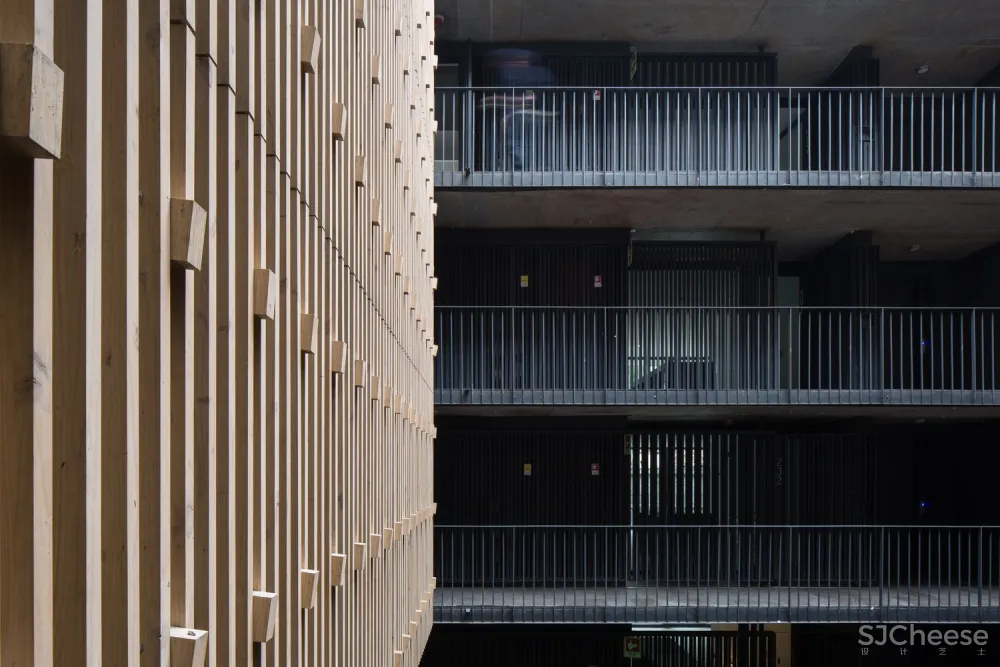 Talhouk + Arquitectos Asociados:智利工业风公寓楼 Echenique 46 Building