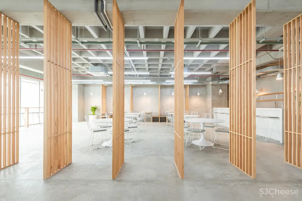 名创优品墨西哥办公空间 / Grupo Lateral Arquitectura y Construcción