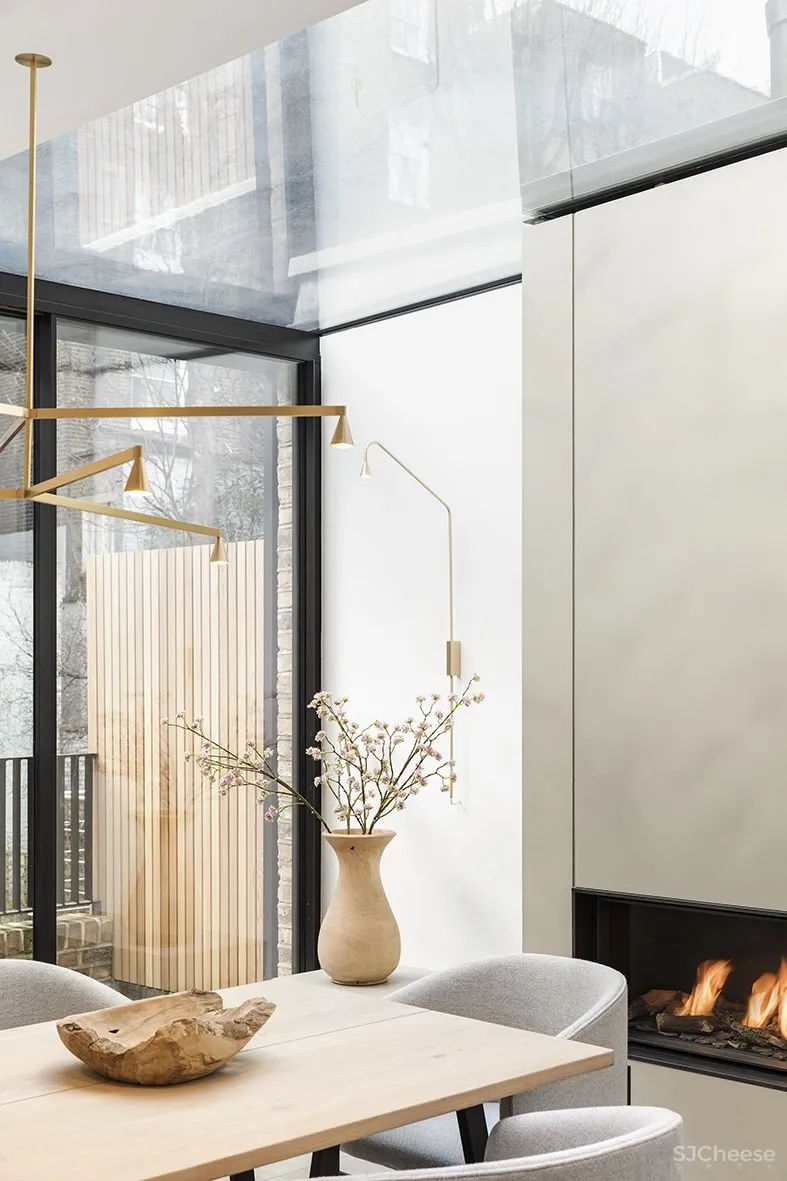 Louise Holt新作 | 永恒的简约美学