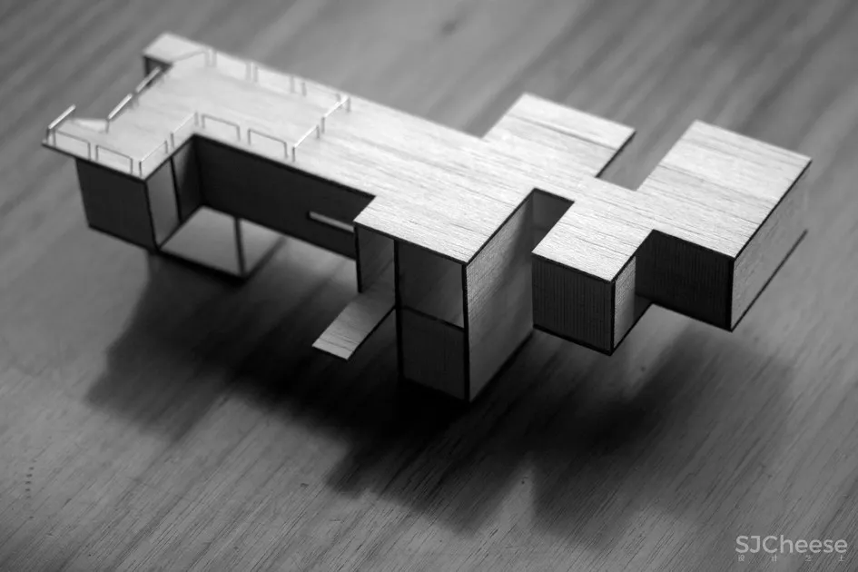 最新 | Alejandro Soffia:黄色屋子