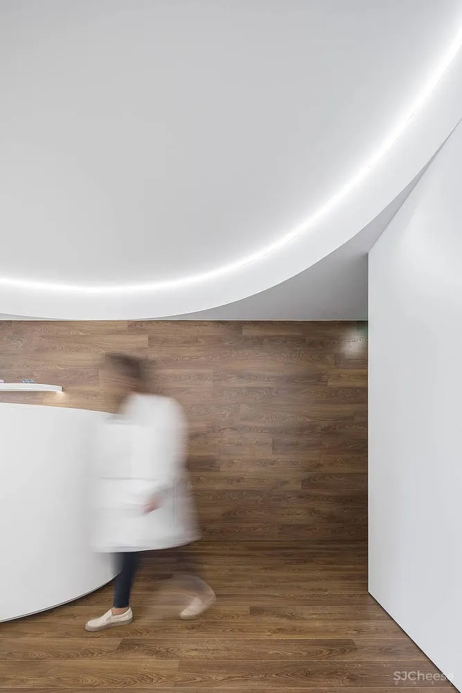 首发 | Tsou Arquitectos:明亮线条眼镜店 Optical Pitaes