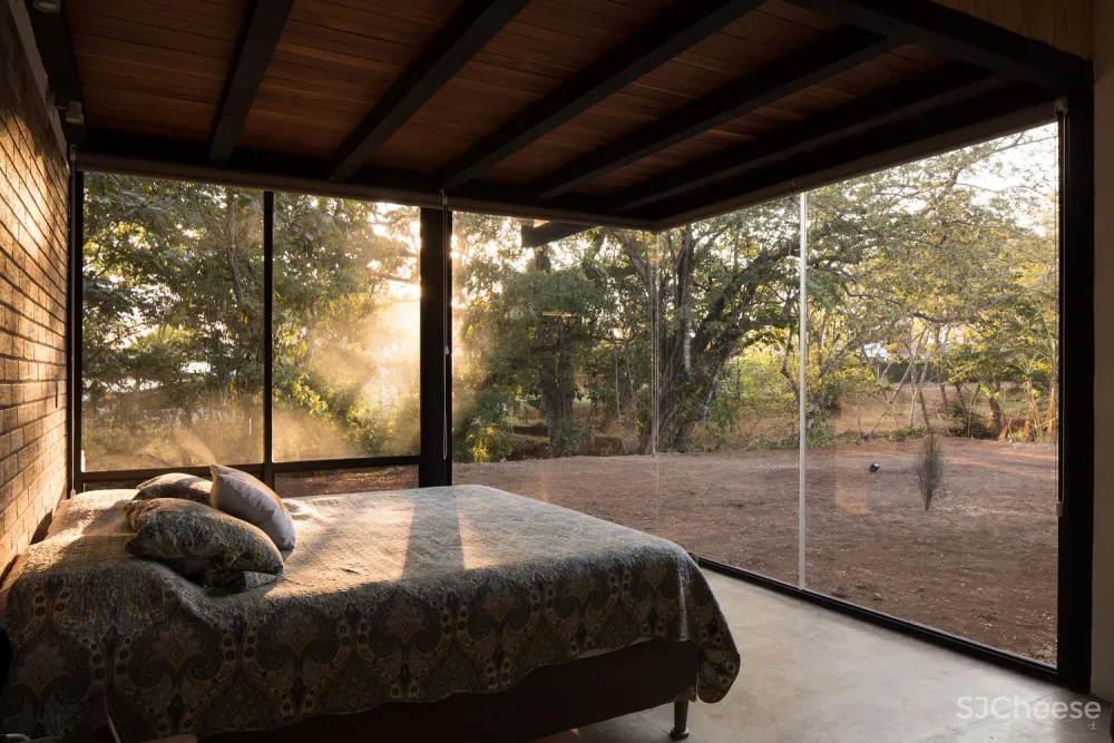 Arkosis：传统房屋改造实用住宅 La Garita House