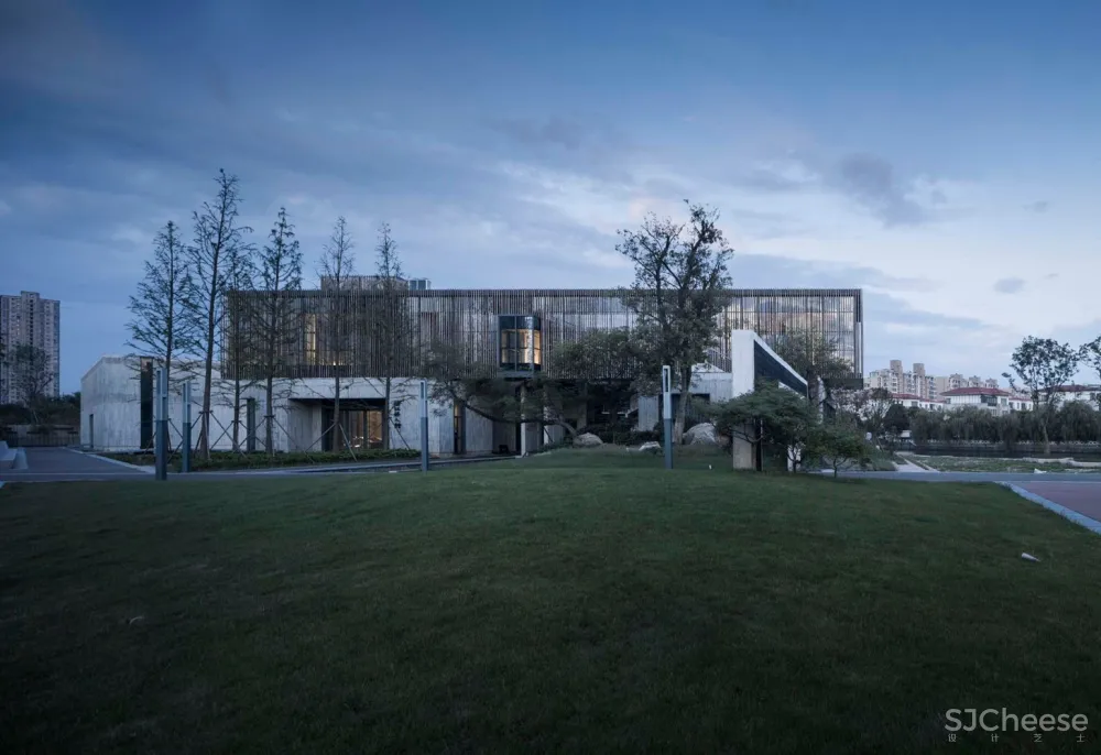 靖江市民俗艺术馆 / 荣朝晖工作室