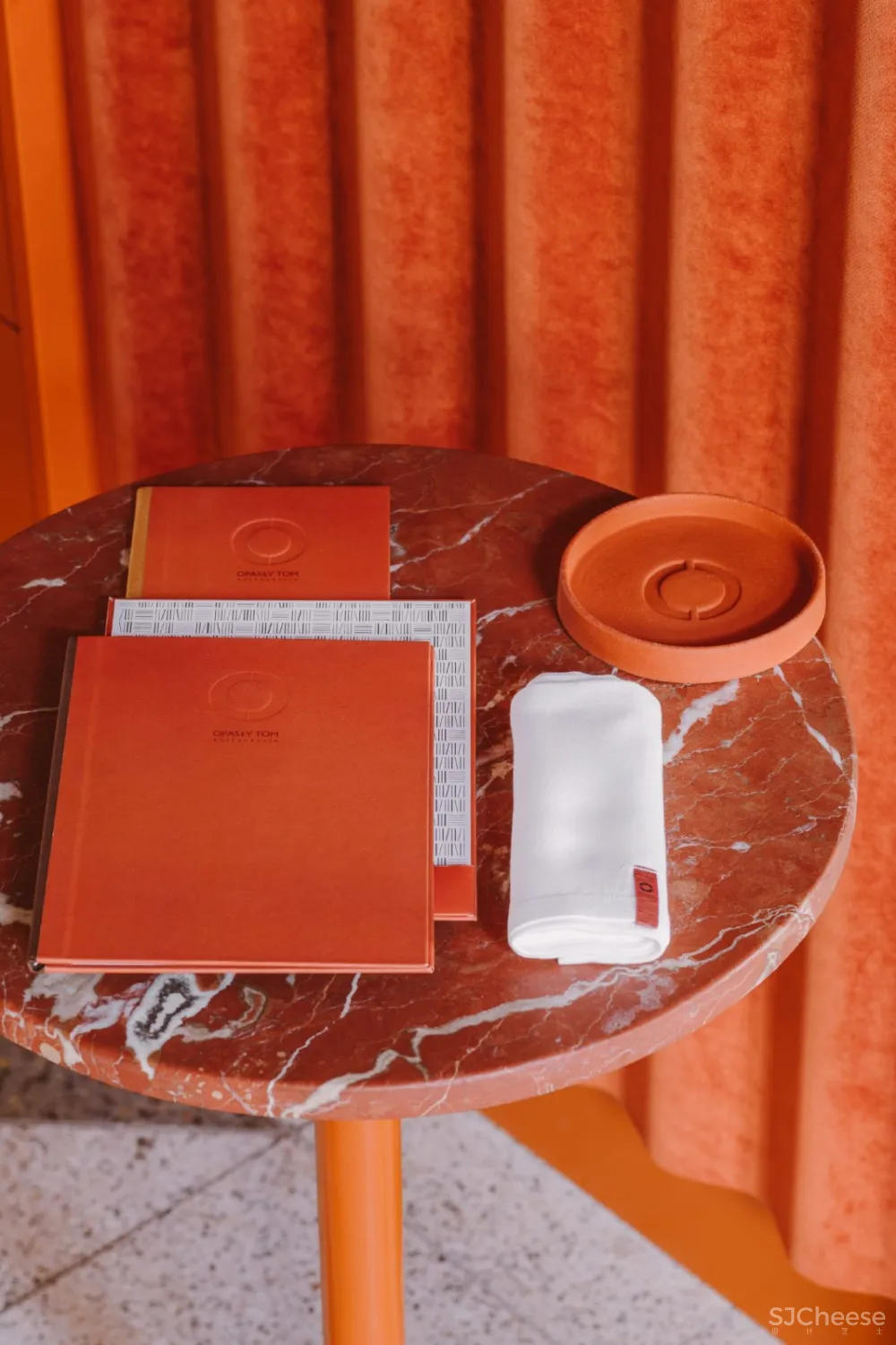 首发 | BUCK.STUDIO:获得多个内饰奖项的波兰 OPASLY TOM 餐厅