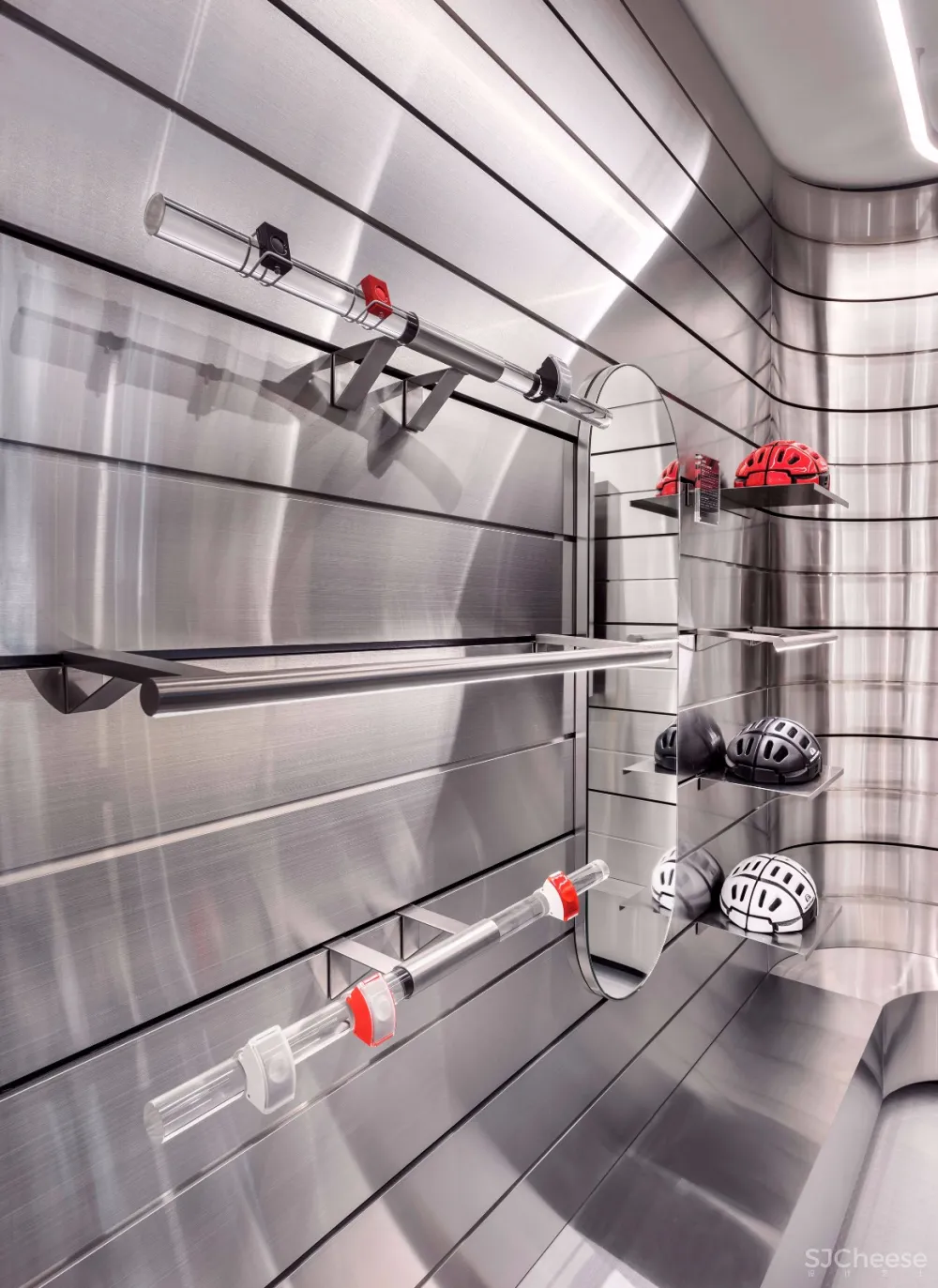 首发 | Ministry of Design:新加坡机场未来主义运动商店