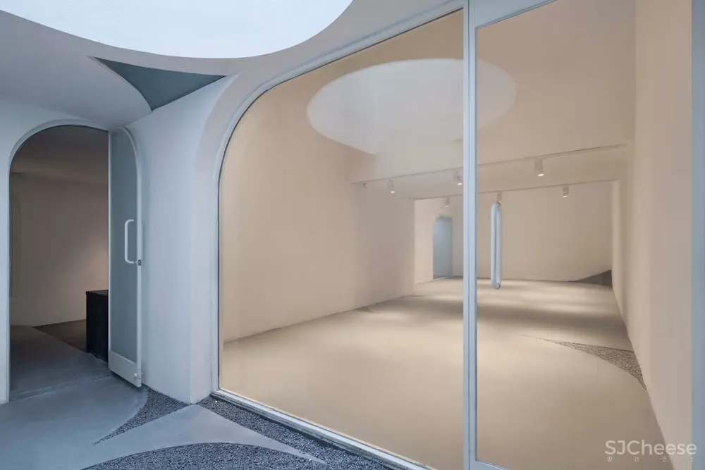 Baitasi Hutong Gallery / DnA