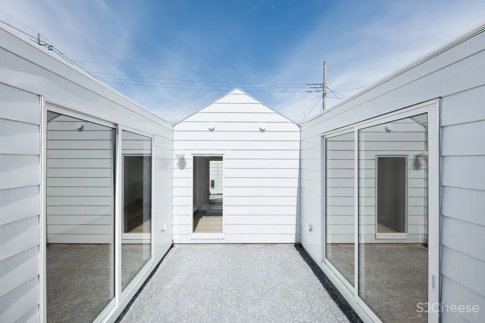 Terraced Houses in Numata by Toru kashihara Architects