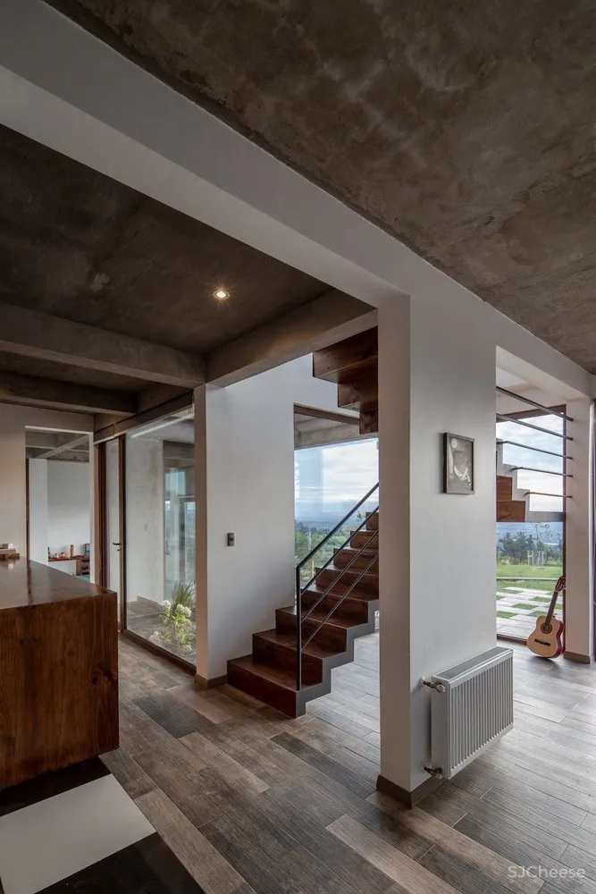 Biourban Arquitectos:橡木色住宅 H.D. House