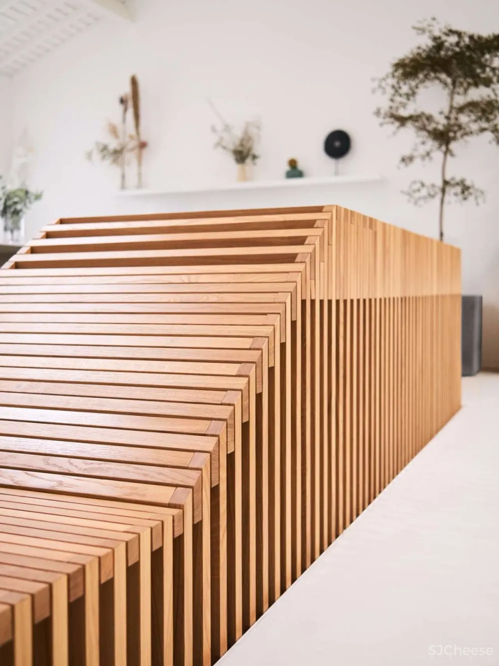 首发 | 05 AM arquitectura 明快美学:巴黎白色阁楼的内部翻新