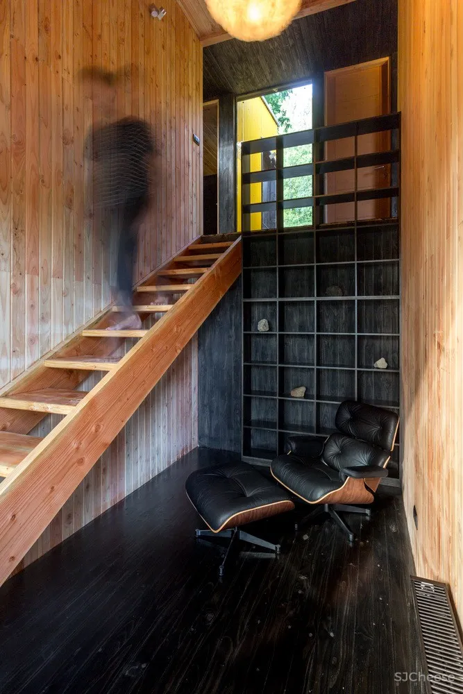 最新 | Alejandro Soffia:黄色屋子