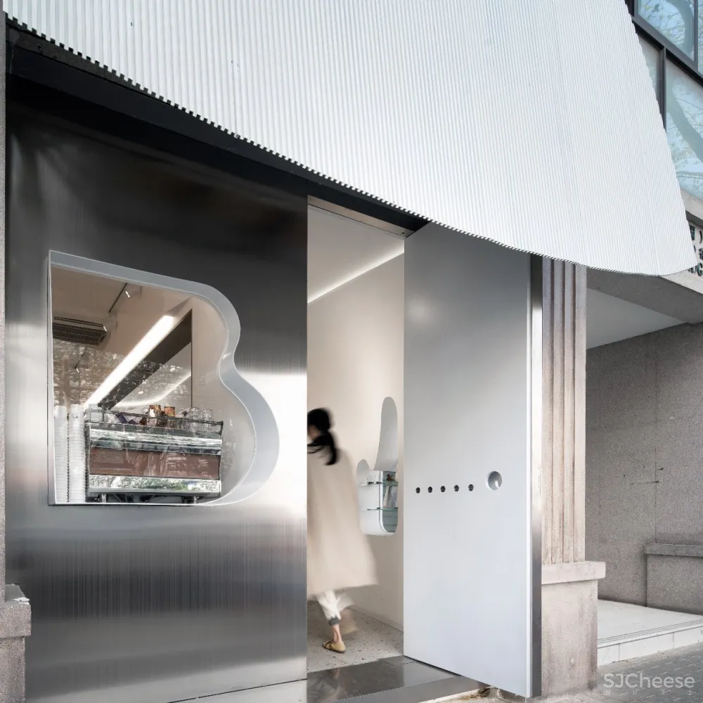 一间“羊肚子”里的咖啡馆