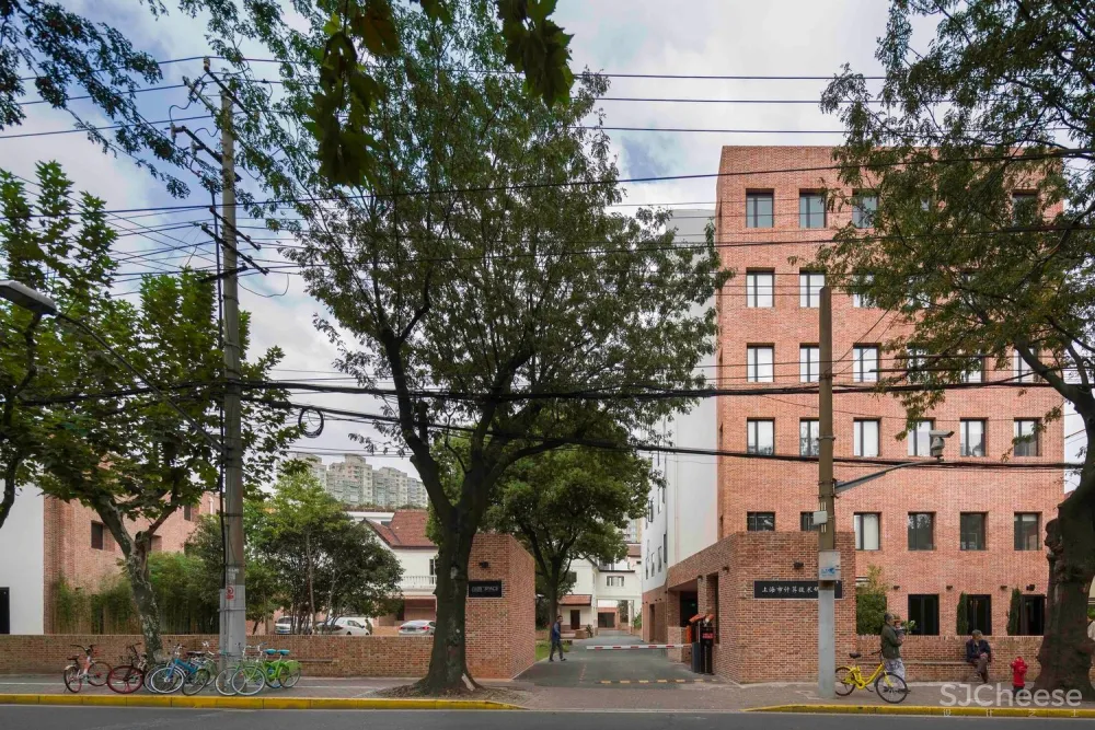 上海愚园路创意园区改造 / 如恩设计研究室