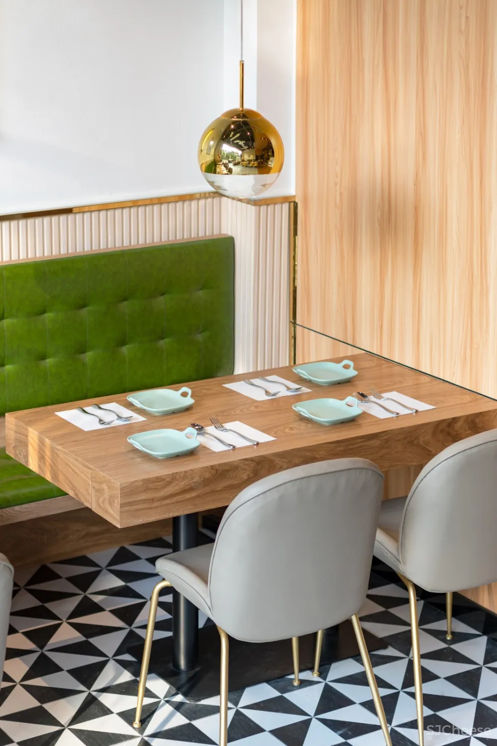 新作 | 《小荣大胜》港食餐厅