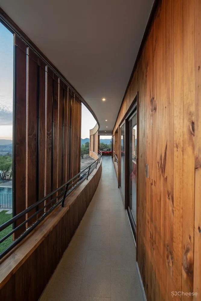 Biourban Arquitectos:橡木色住宅 H.D. House