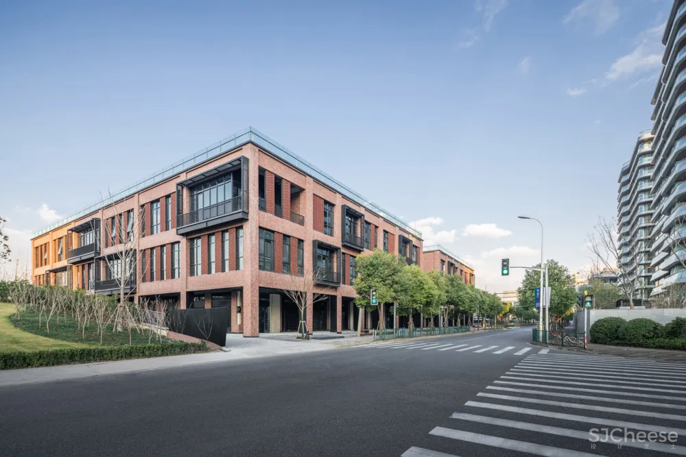 上海滨江道办公楼 / HPP Architects