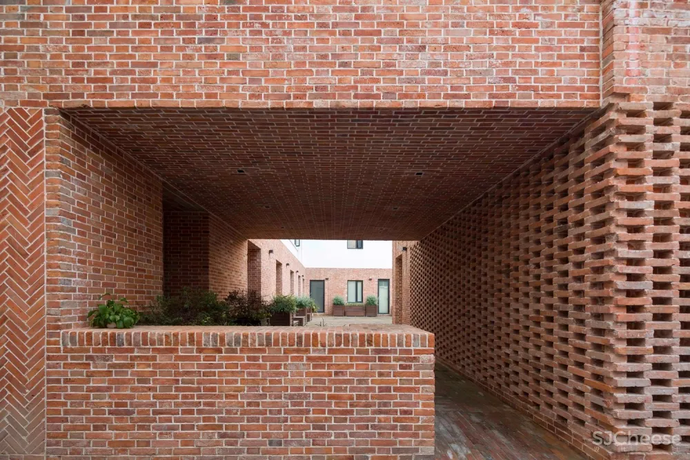 上海愚园路创意园区改造 / 如恩设计研究室