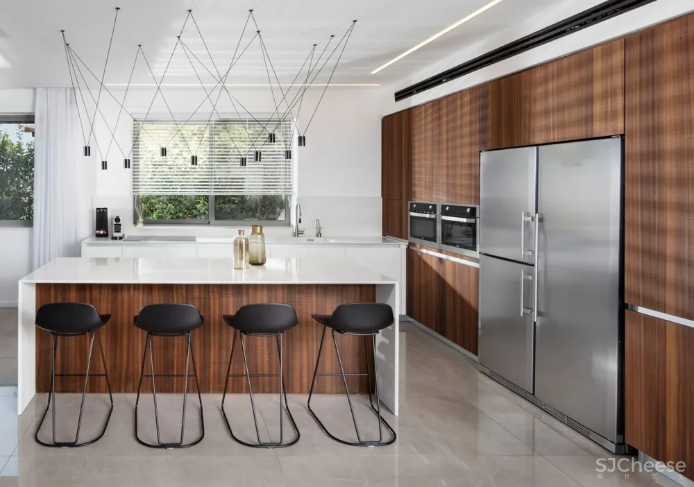 与0932相媲美的设计师丨只做简约纯粹的设计