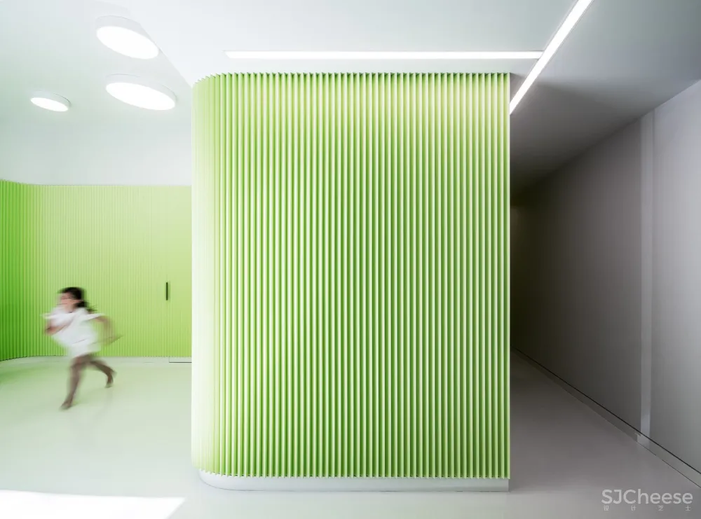 首发 | LANDÍNEZ+REY:马德里明亮绿色牙科诊所