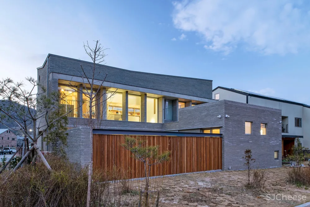 Soha House / Wonder Architects + NEEDS Architects