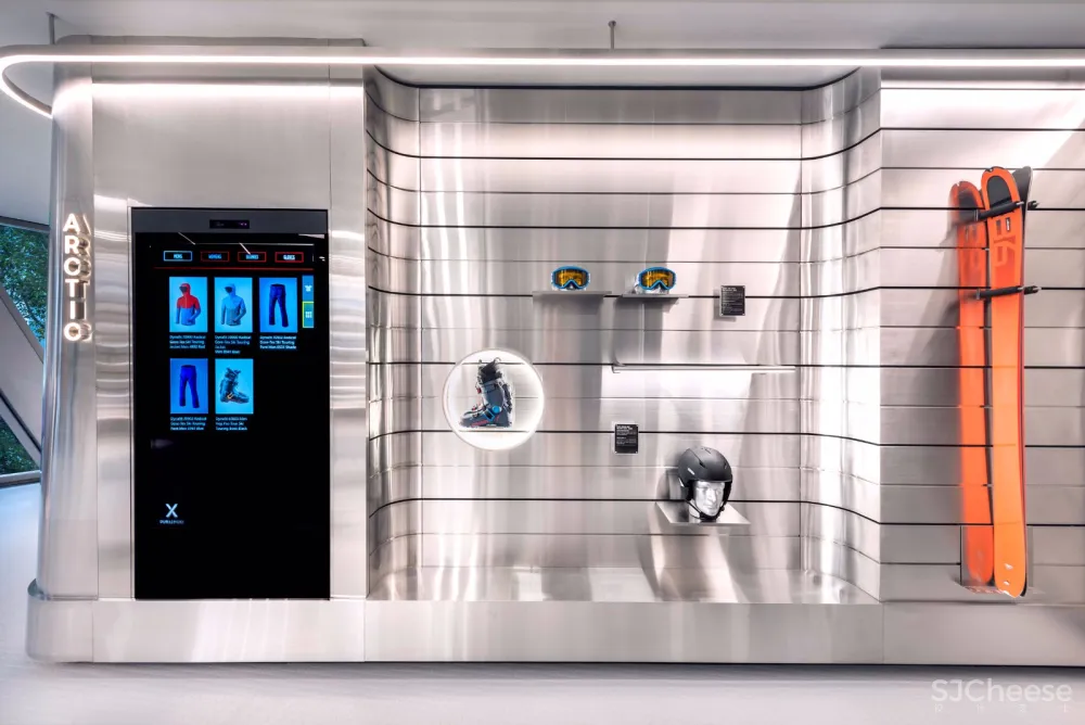 首发 | Ministry of Design:新加坡机场未来主义运动商店