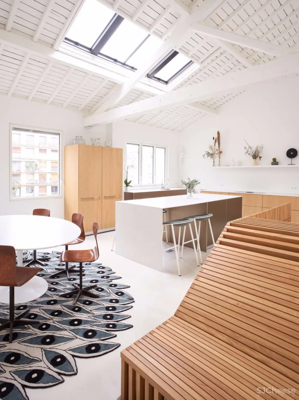 首发 | 05 AM arquitectura 明快美学:巴黎白色阁楼的内部翻新