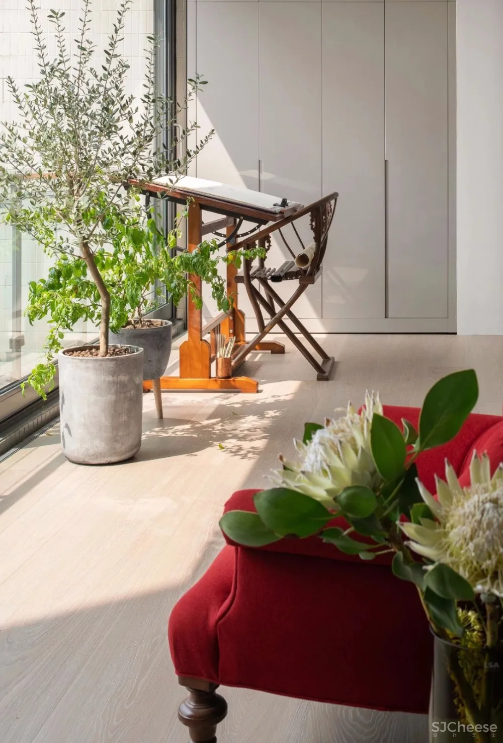 新作| 广州 500m² 大平层无敌江景奢宅，对望广州塔，超大空中泳池！