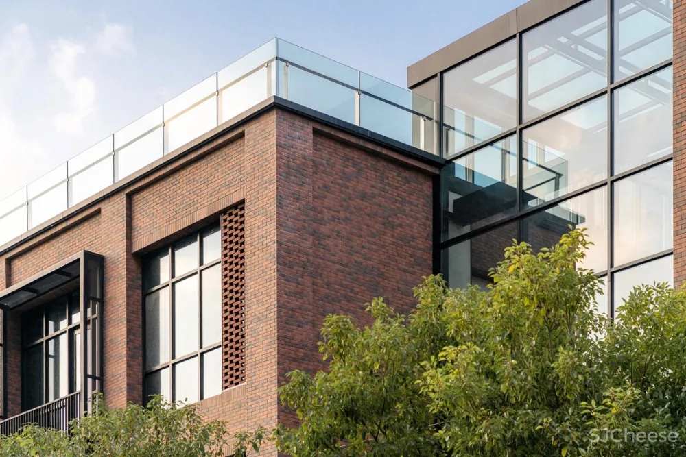 上海滨江道办公楼 / HPP Architects