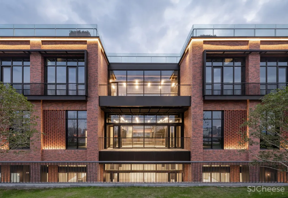 上海滨江道办公楼 / HPP Architects