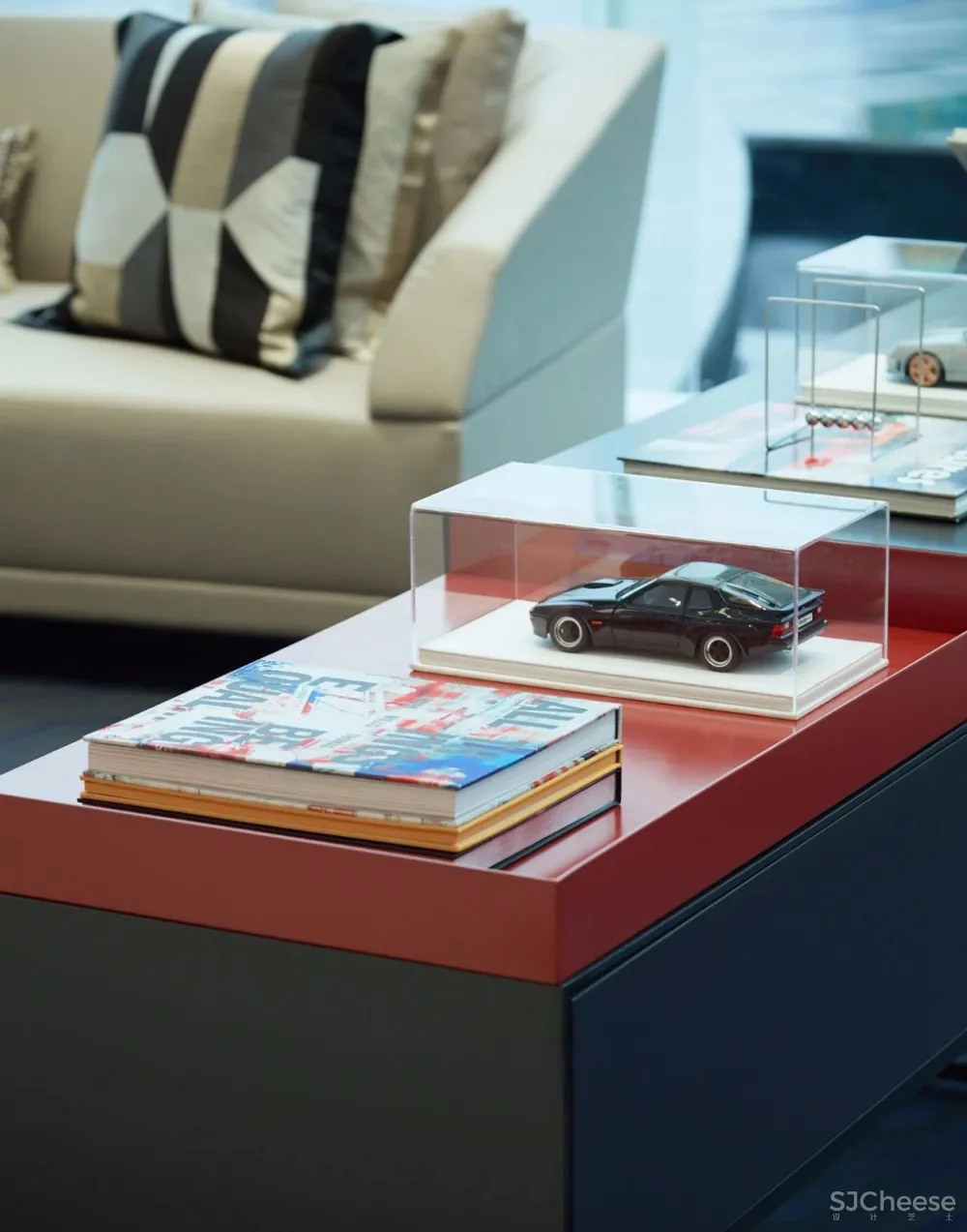 【于强设计&沃屋陈设】2600㎡“汽车主题“的售楼中心,酷爆了