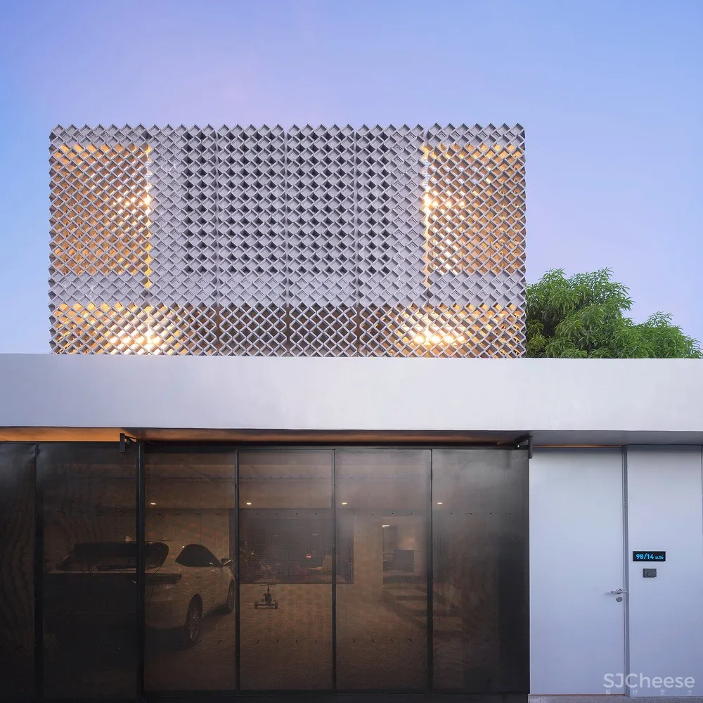 泰国镂空混凝土砖住宅 / all(zone)