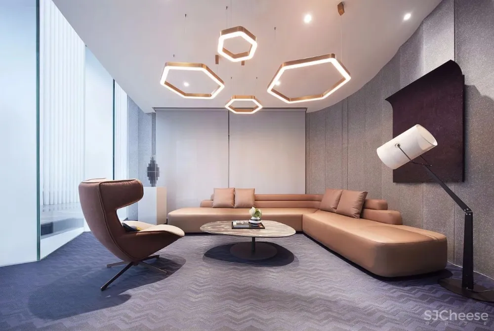 【于强设计&沃屋陈设】2600㎡“汽车主题“的售楼中心,酷爆了