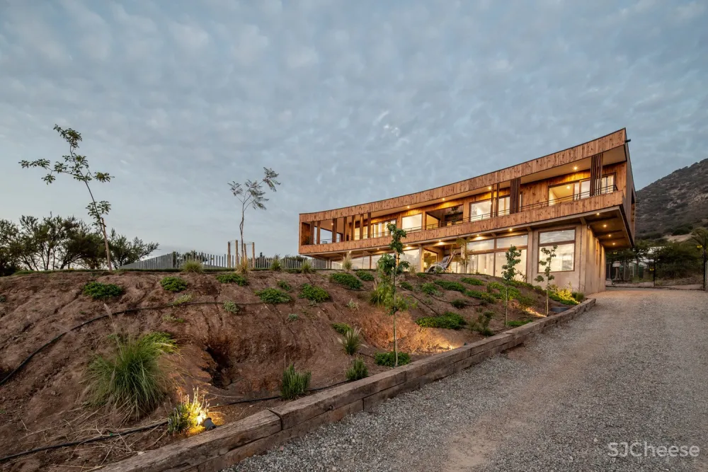 Biourban Arquitectos:橡木色住宅 H.D. House