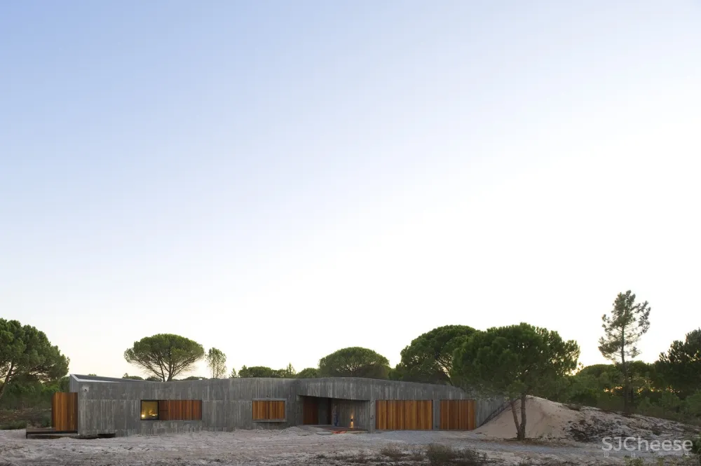 Pereira Miguel Arquitectos | 沙丘之家