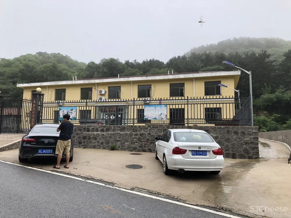 小也山谷民宿，北京 / 阿穆隆设计工作室