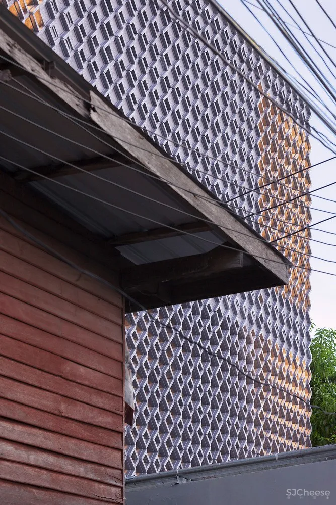 泰国镂空混凝土砖住宅 / all(zone)