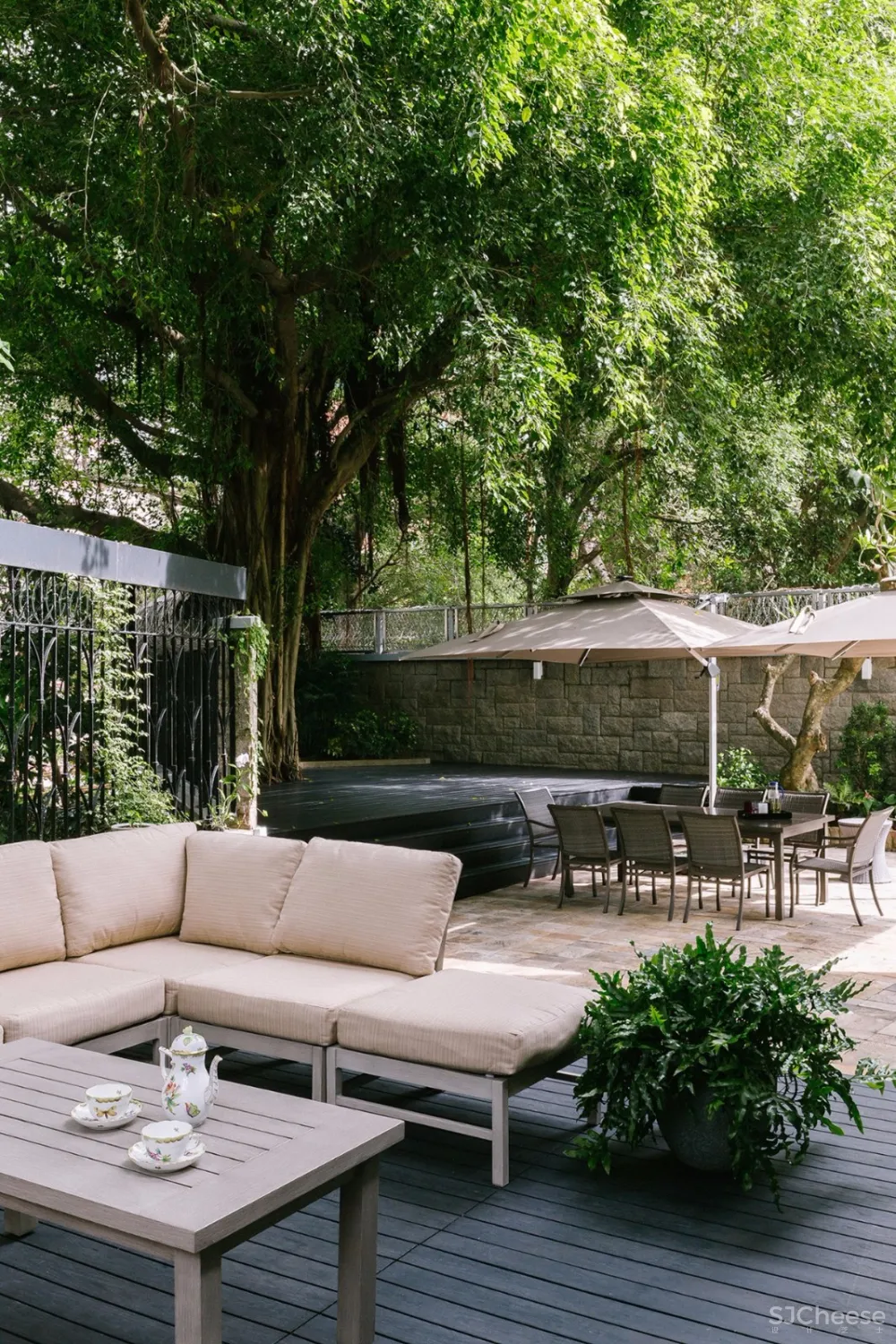 新作 | 950m² 香港加多利山贵族老宅 :真正的奢侈,为生活所用