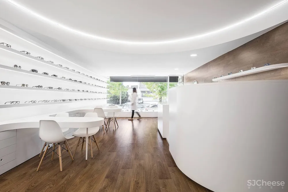首发 | Tsou Arquitectos:明亮线条眼镜店 Optical Pitaes