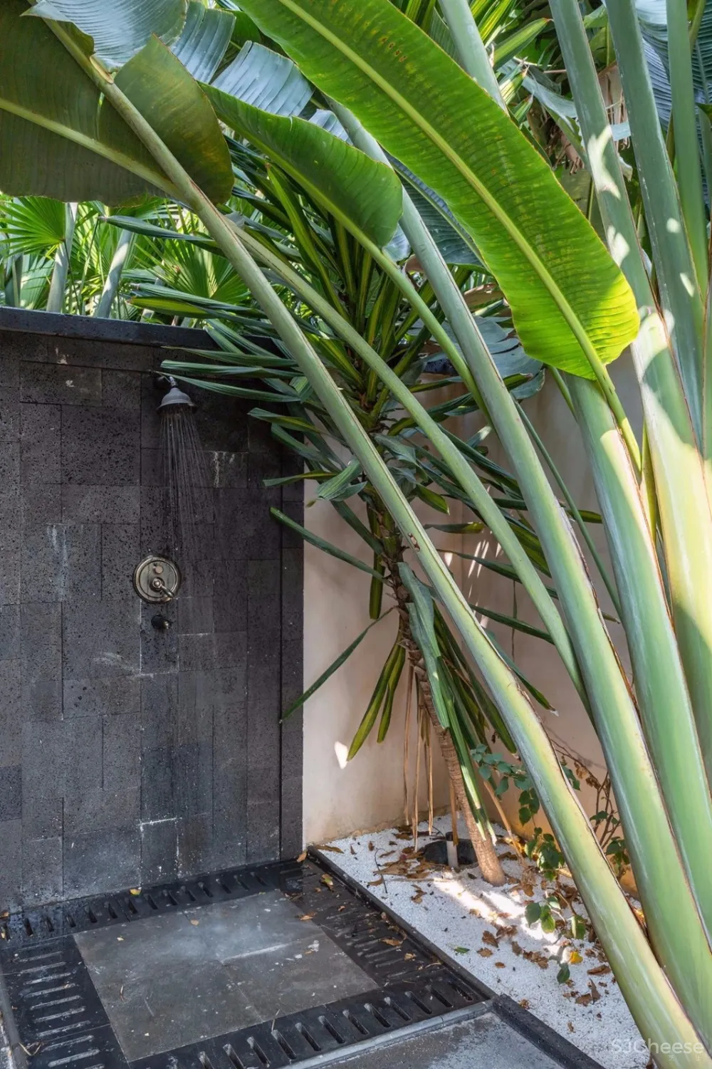 700㎡超级梦幻的花园大别墅丨打造栖居自然而现代的生活