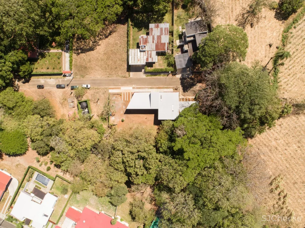 Arkosis：传统房屋改造实用住宅 La Garita House