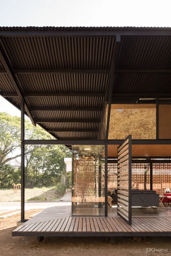 Arkosis：传统房屋改造实用住宅 La Garita House