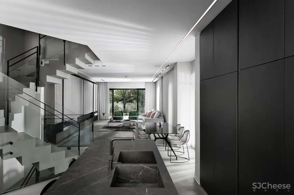 与0932相媲美的设计师丨只做简约纯粹的设计