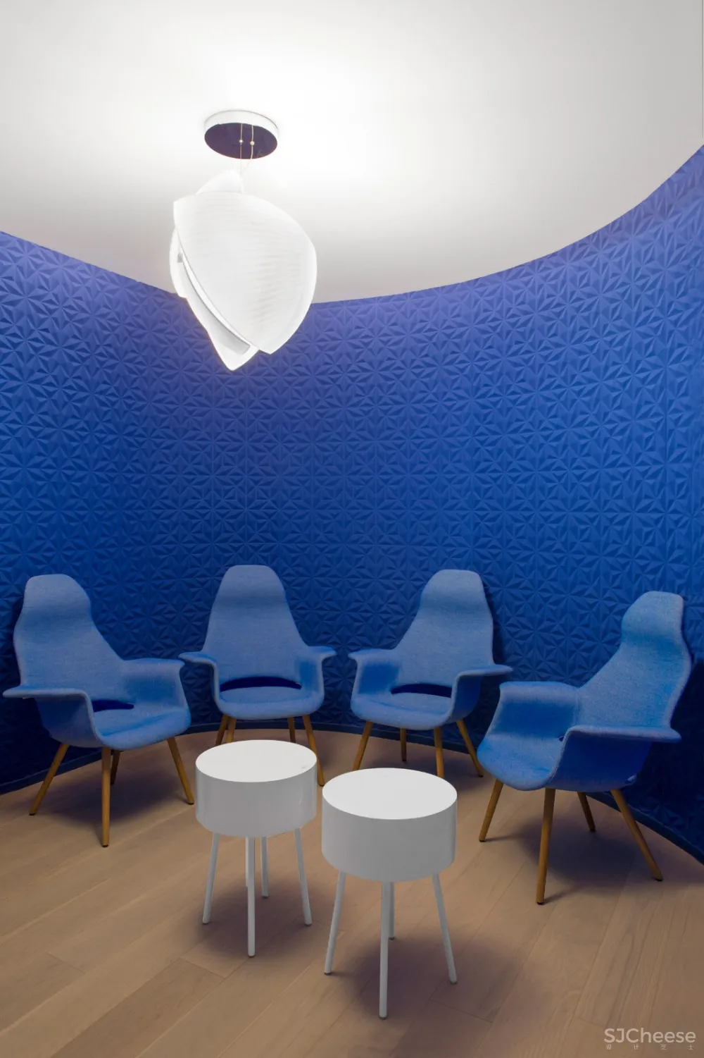 新作 | Roar :迪拜高科技儿童学习空间