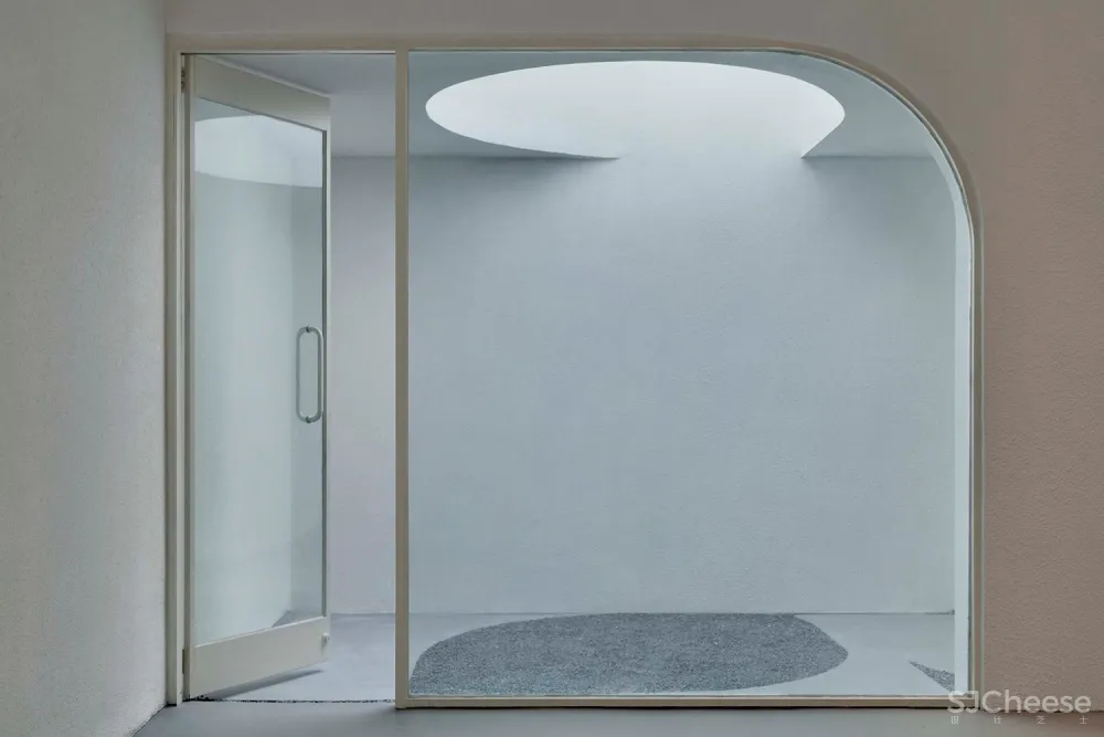 Baitasi Hutong Gallery / DnA