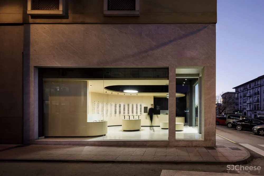 Panóptica眼镜店，西班牙 / Jose Luis Muñoz