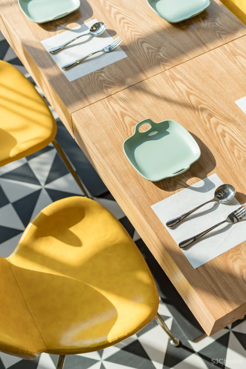 新作 | 《小荣大胜》港食餐厅